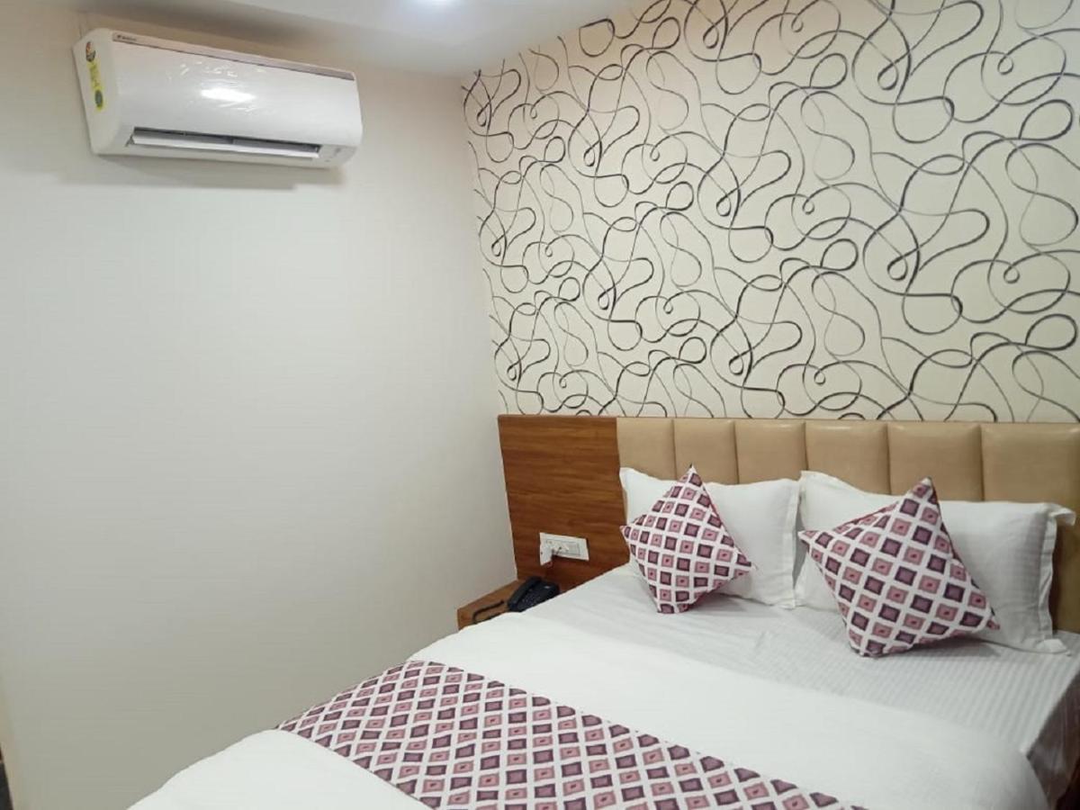 Hotel Dreamland Vadodara Exterior foto